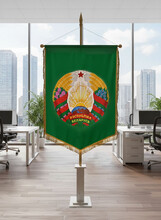 Картинка Большие вымпела, штандарты на атласе мягкие